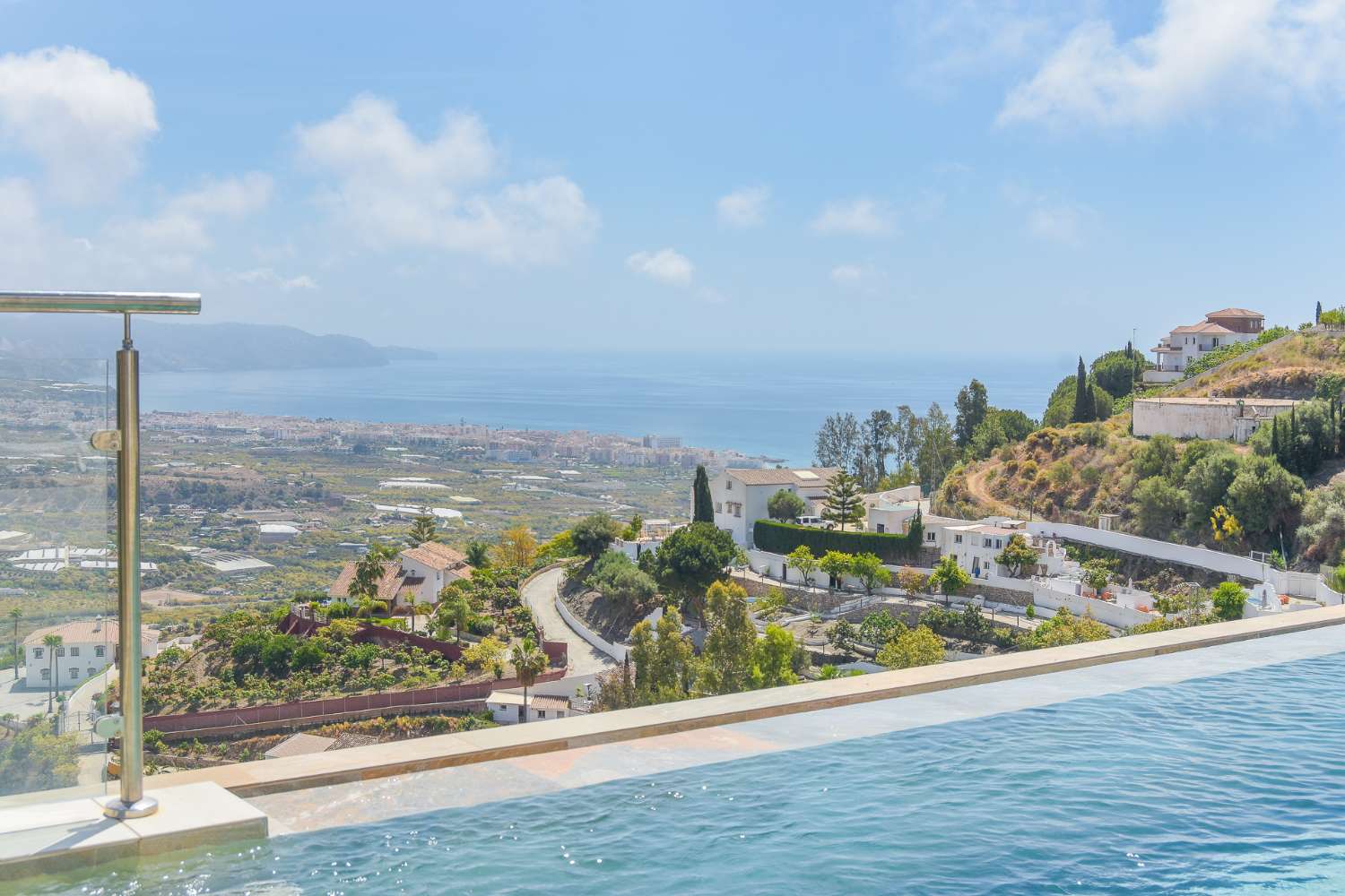 villa independiente con panorámicas vistas al mar