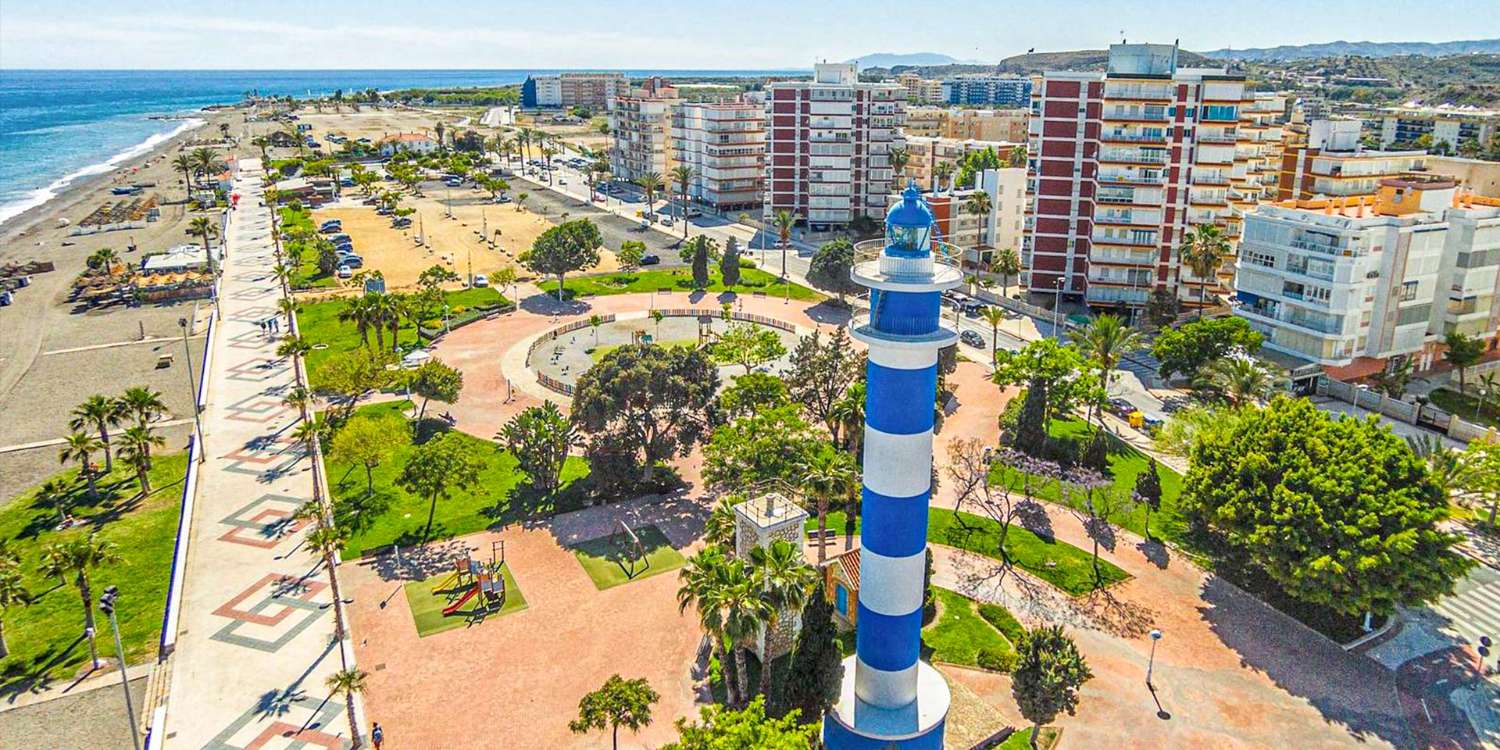 Nuevo complejo de apartamentos en venta en la playa de torre del mar