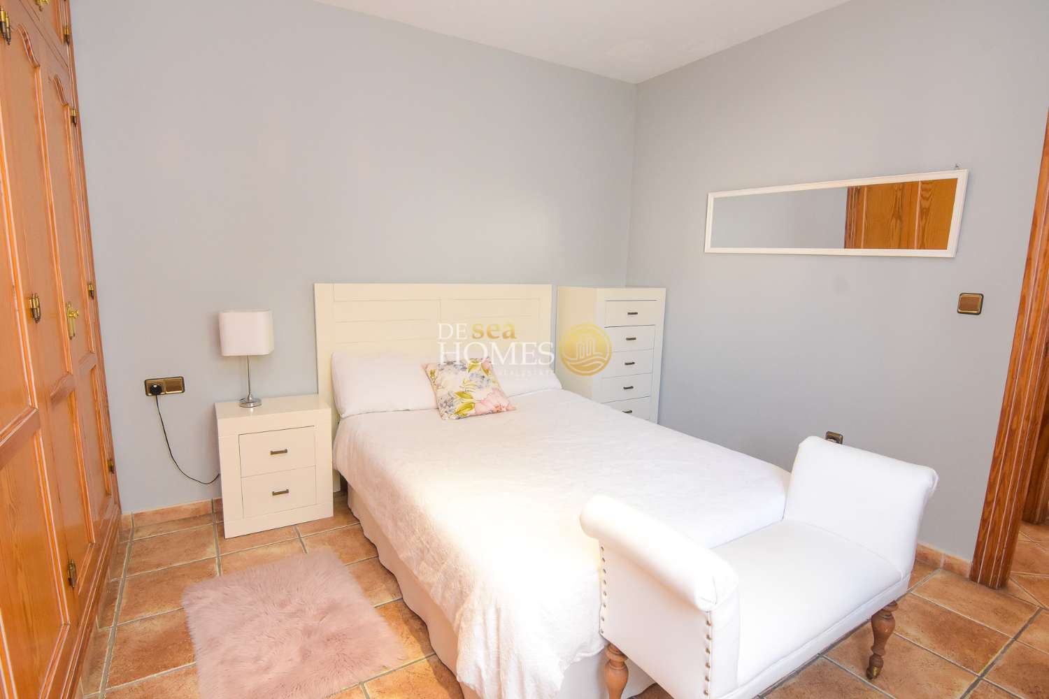 Spazioso appartamento con 4 camere da letto e una terrazza privata nel centro di Nerja