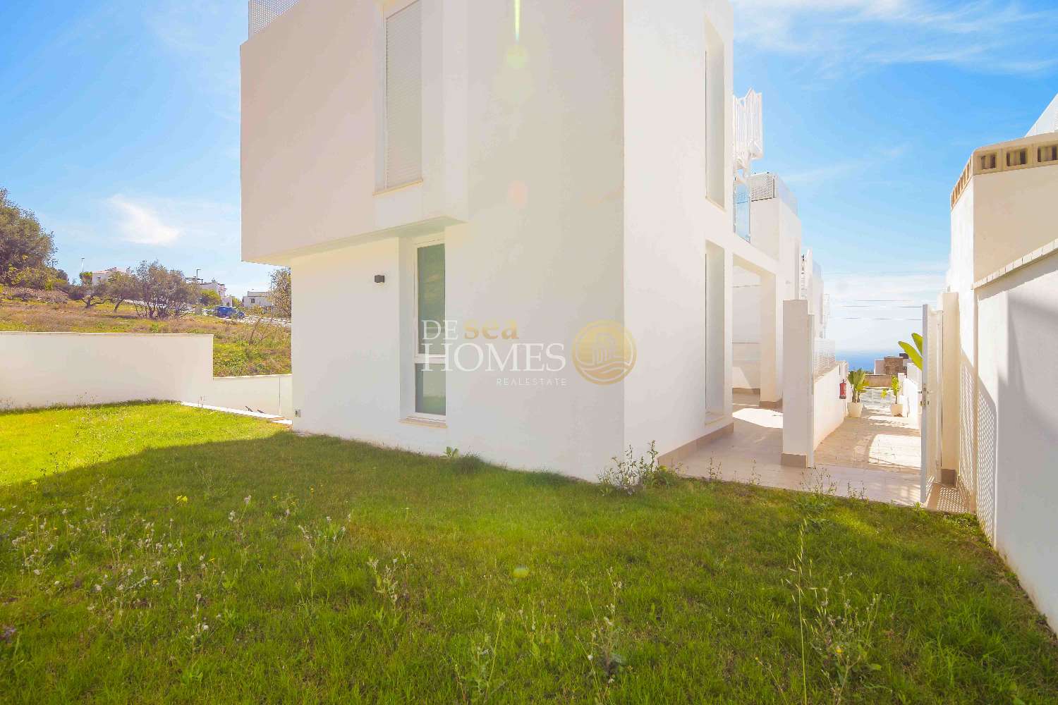 Newly built houses with private pools for sale in Nerja