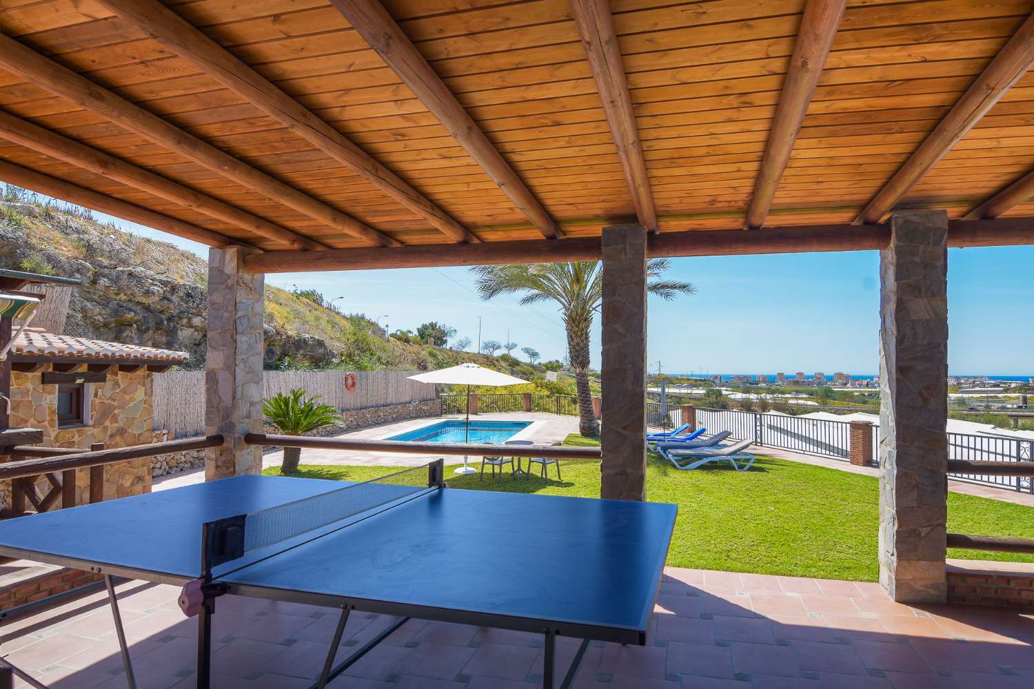 Villa for rent in Torrox