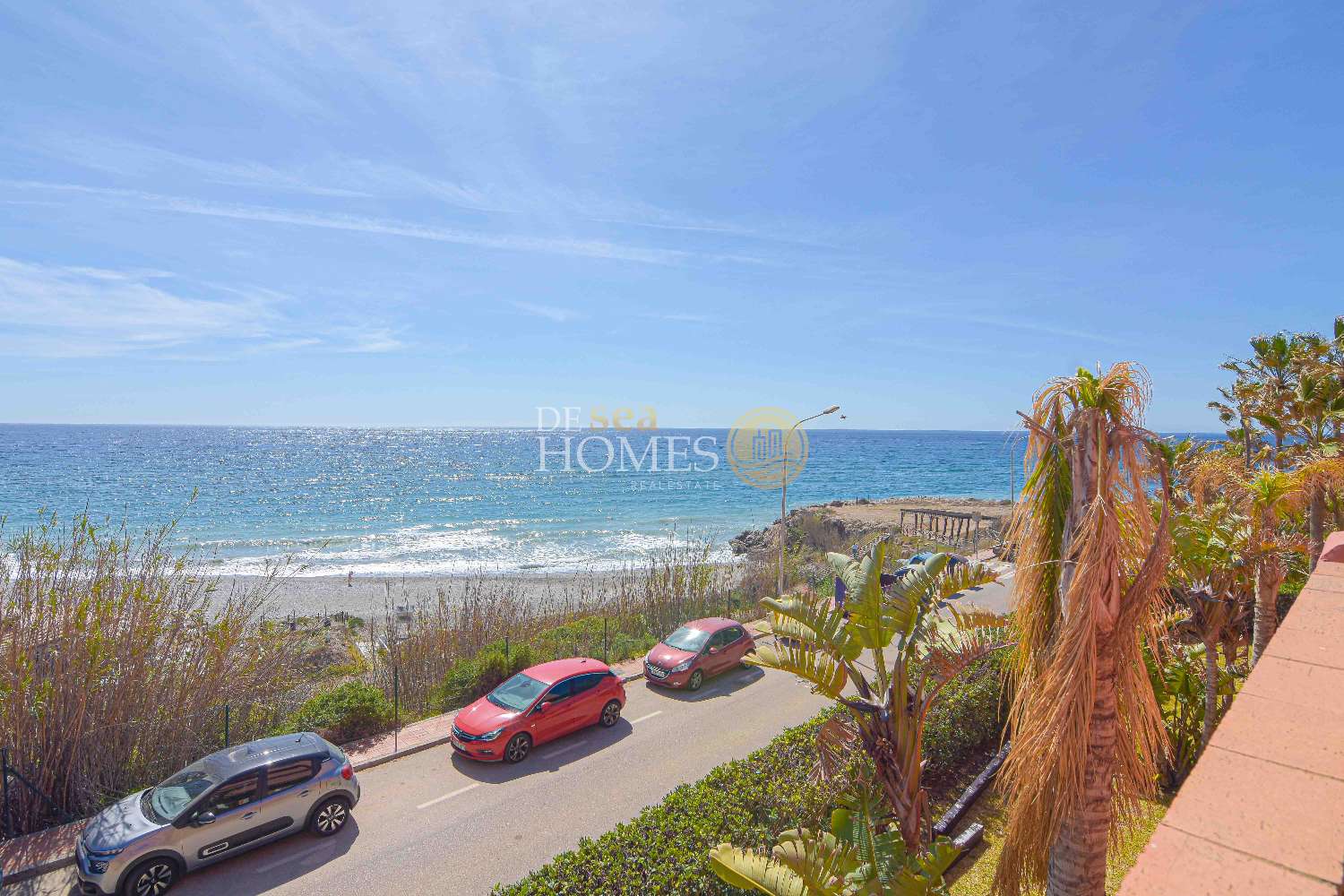 Apartamento único con increíbles vistas al mar en la lujosa urbanización punta del faro