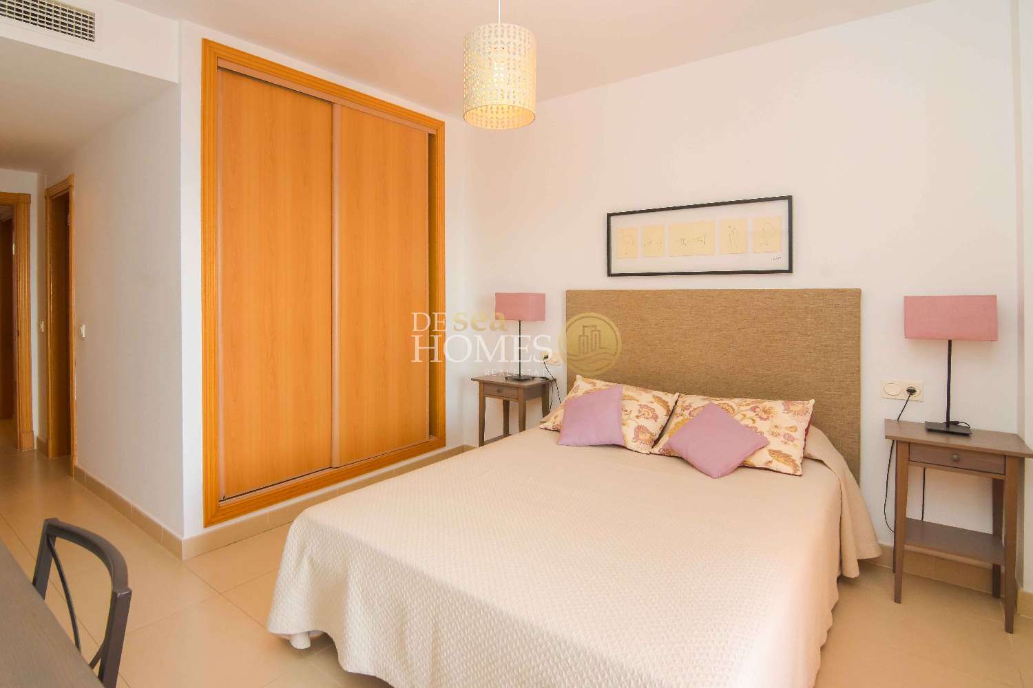 Apartamento único con increíbles vistas al mar en la lujosa urbanización punta del faro