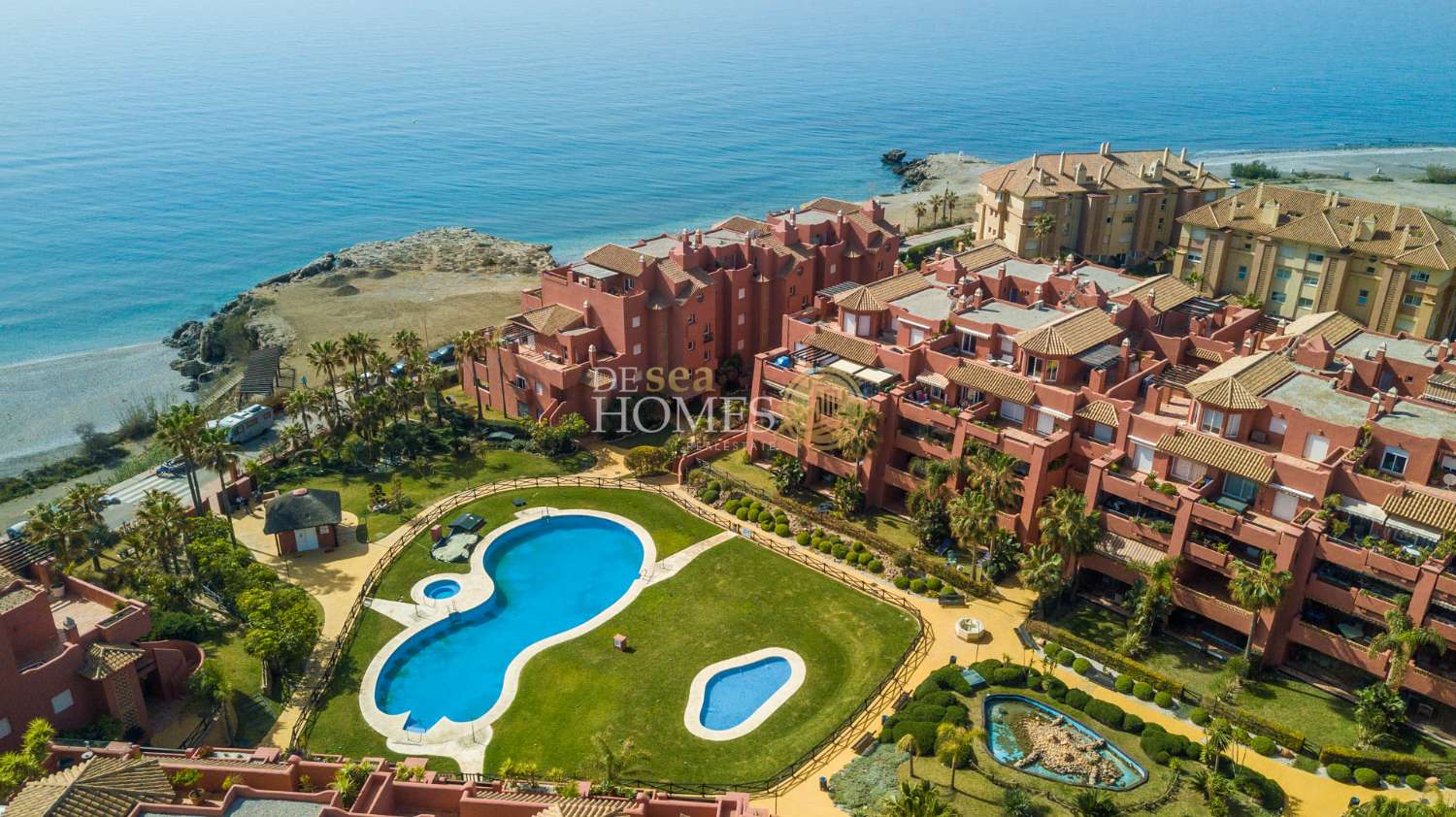 Apartamento único con increíbles vistas al mar en la lujosa urbanización punta del faro