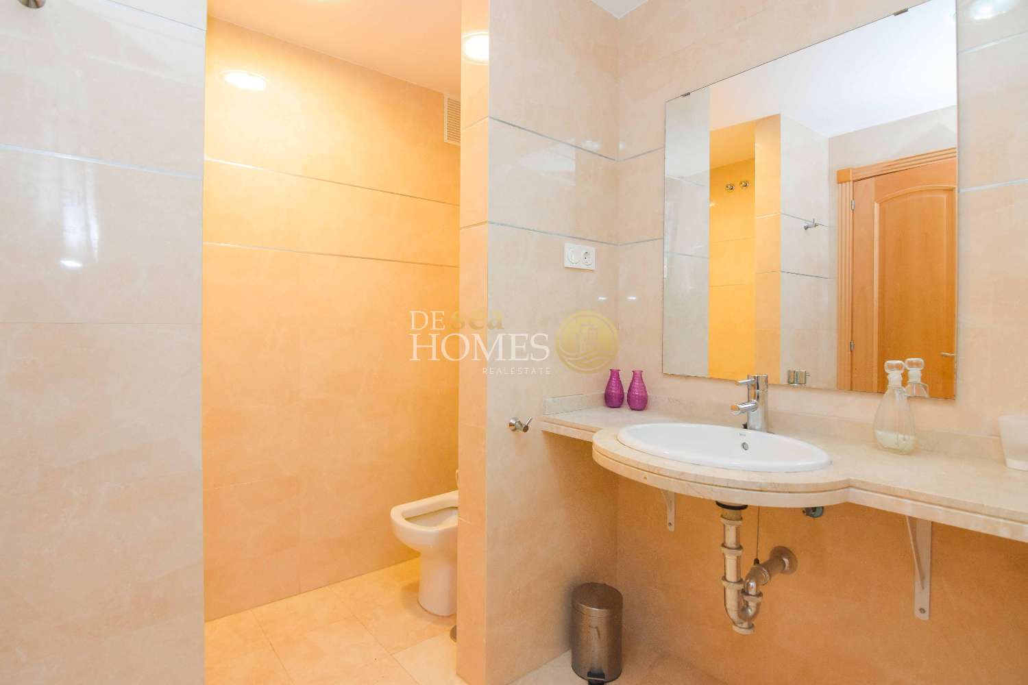 Apartamento único con increíbles vistas al mar en la lujosa urbanización punta del faro