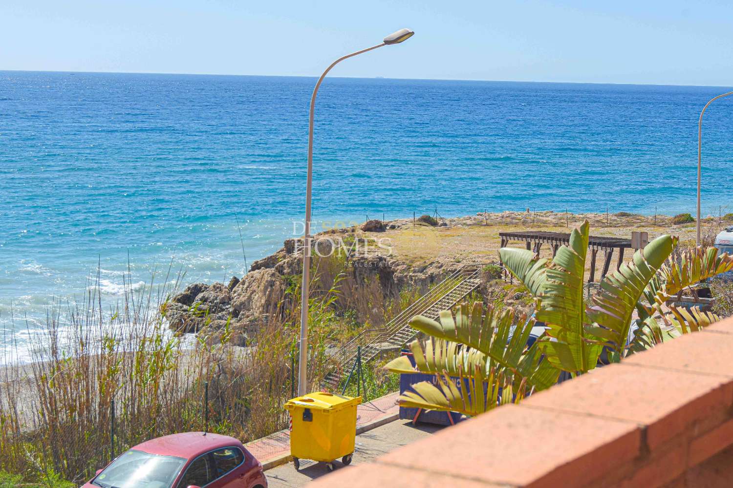Apartamento único con increíbles vistas al mar en la lujosa urbanización punta del faro