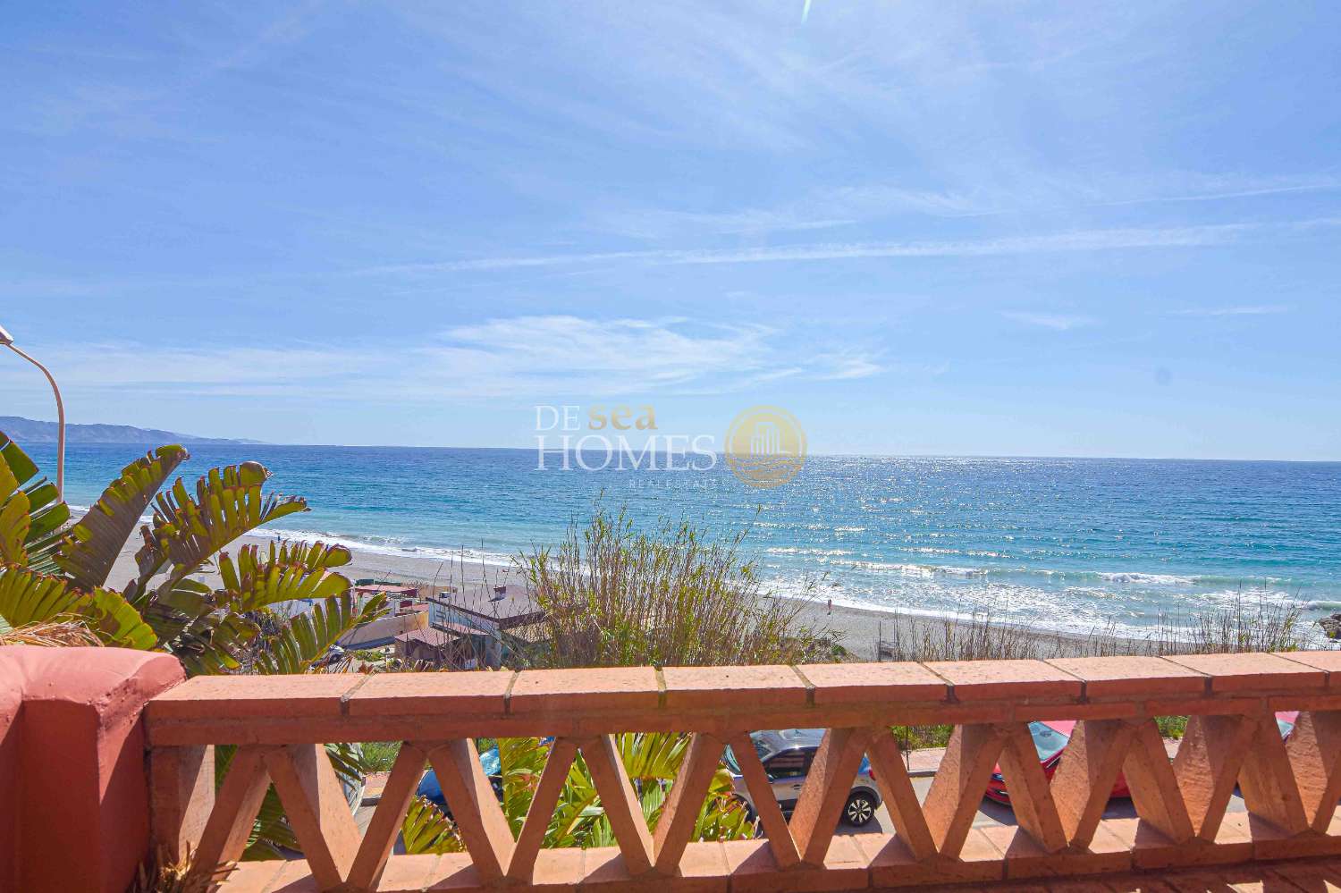 Apartamento único con increíbles vistas al mar en la lujosa urbanización punta del faro