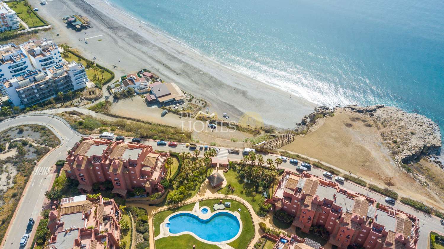 Apartamento único con increíbles vistas al mar en la lujosa urbanización punta del faro