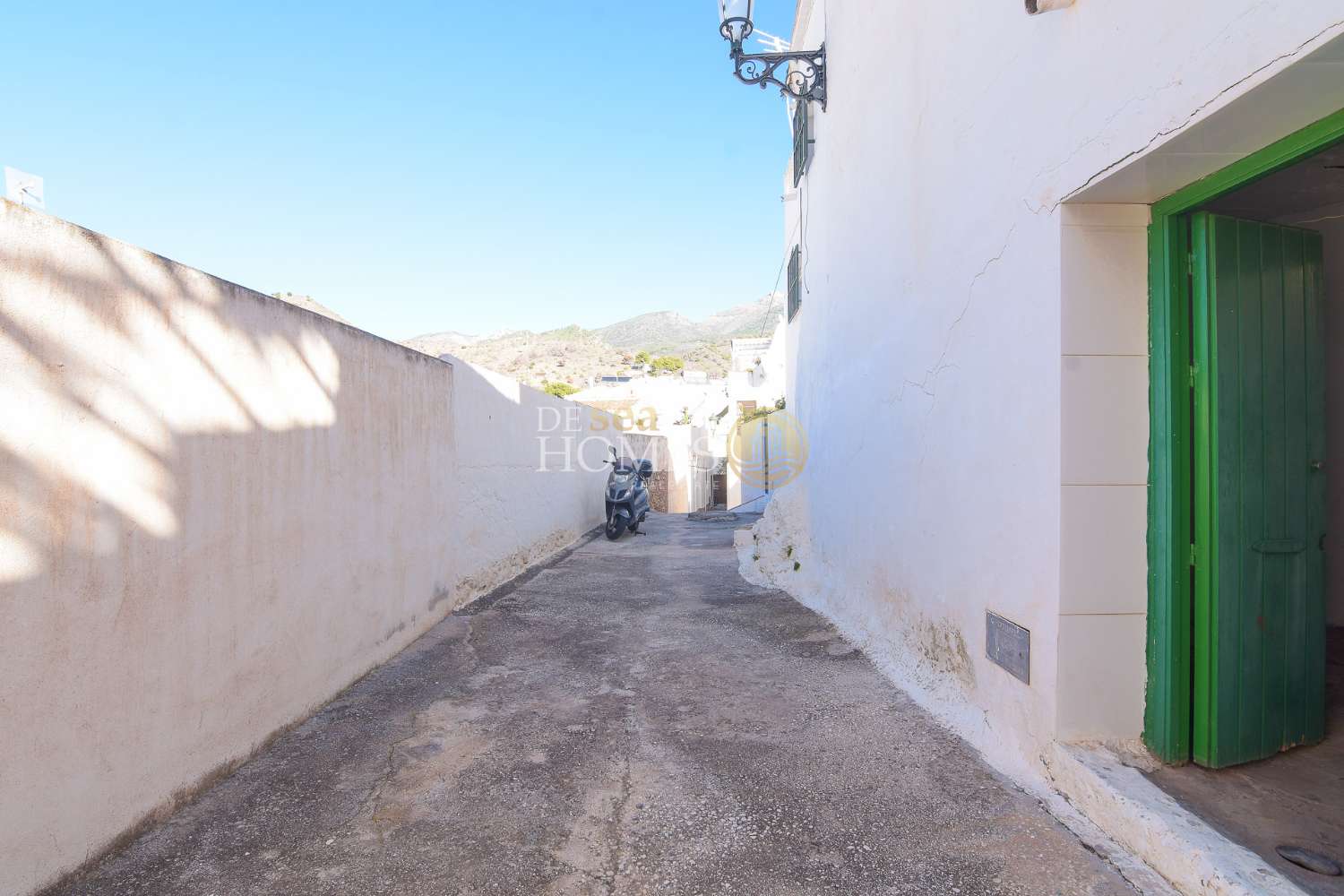 Casa de pueblo en una de las calles más emblemáticas de Maro