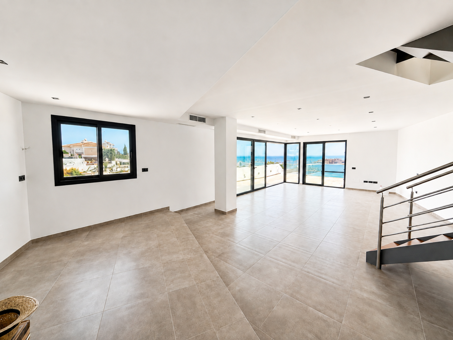 Villa de lujo con 3 dormitorios, vistas al mar y orientación sur
