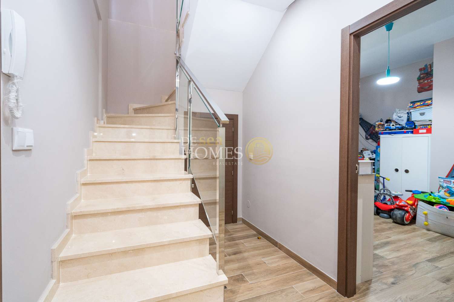 Villa Moderna con piscina en la mejor zona de Nerja