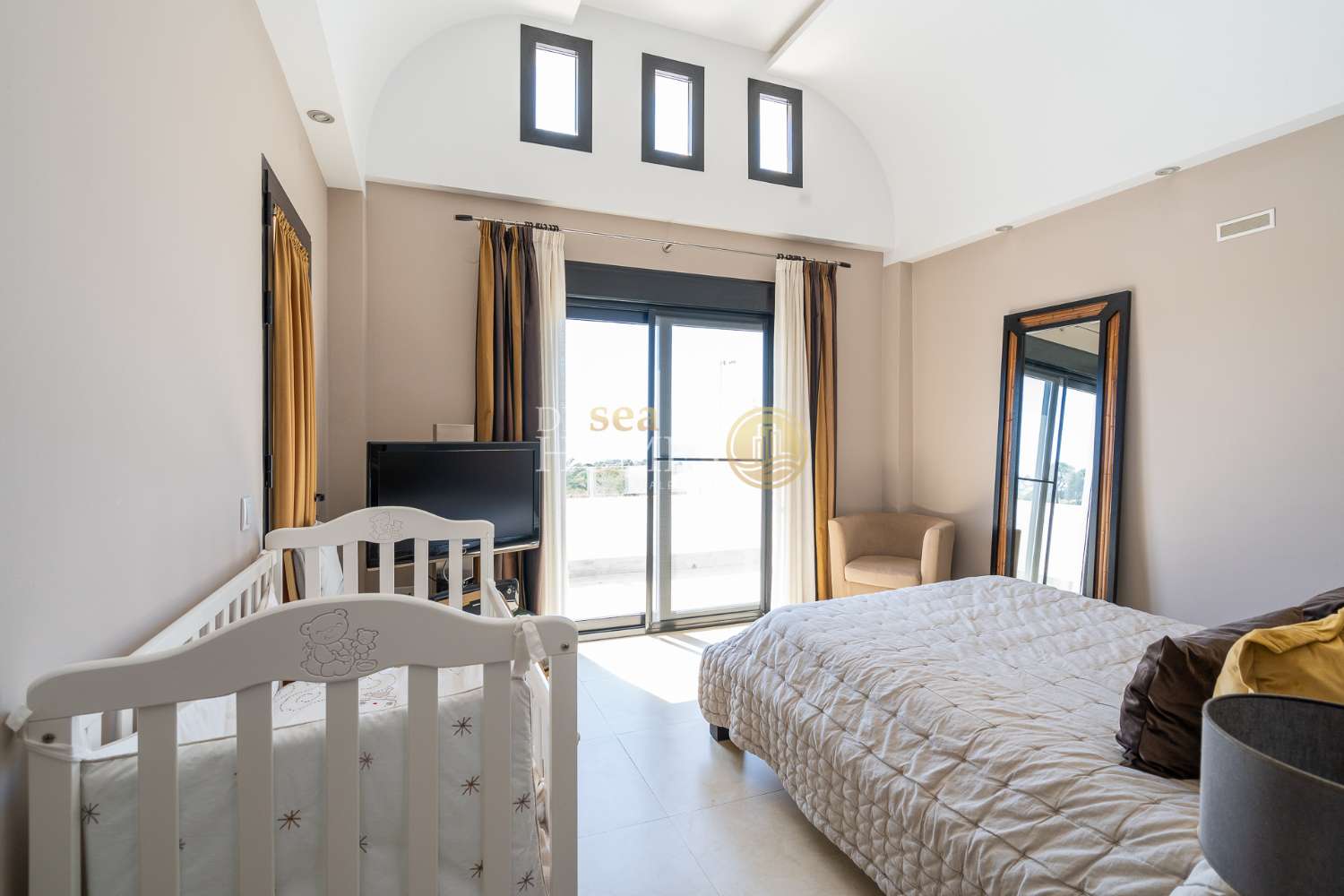 Villa Moderna con piscina en la mejor zona de Nerja