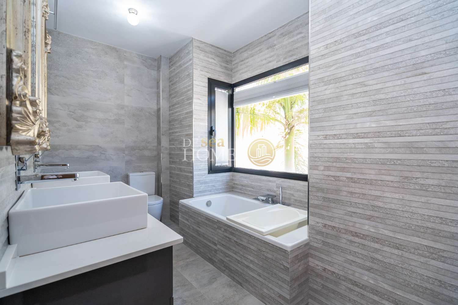 Villa Moderna con piscina en la mejor zona de Nerja