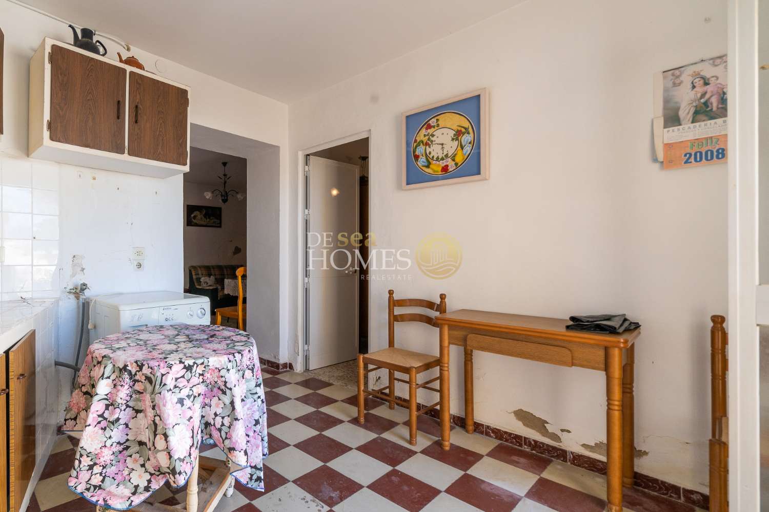 Casa con gran jardín y mucho potencial en el corazón de Maro
