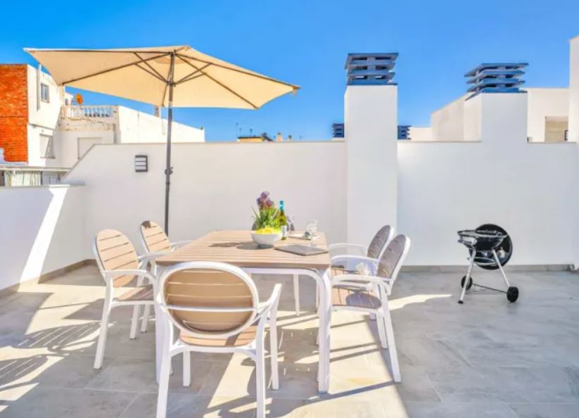 CASA MODERNA RECIEN CONSTURIDA EN NERJA