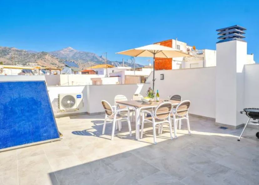 CASA MODERNA RECIEN CONSTURIDA EN NERJA