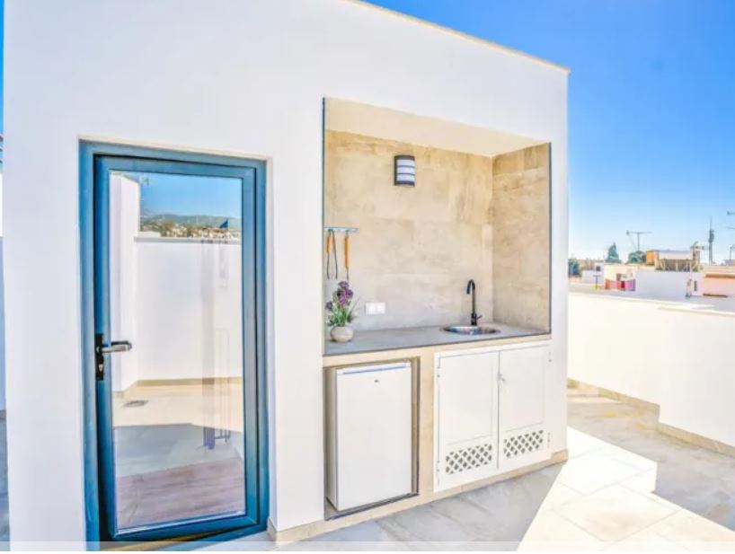 CASA MODERNA RECIEN CONSTURIDA EN NERJA