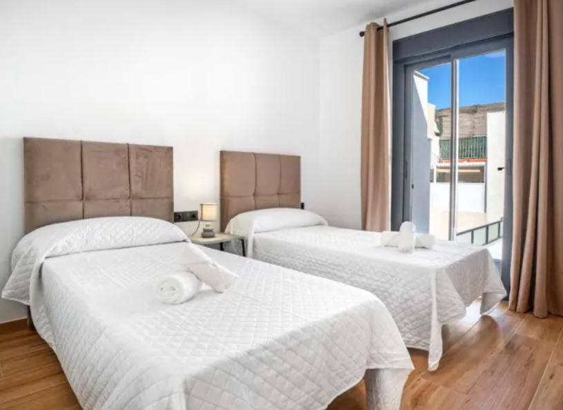 CASA MODERNA RECIEN CONSTURIDA EN NERJA