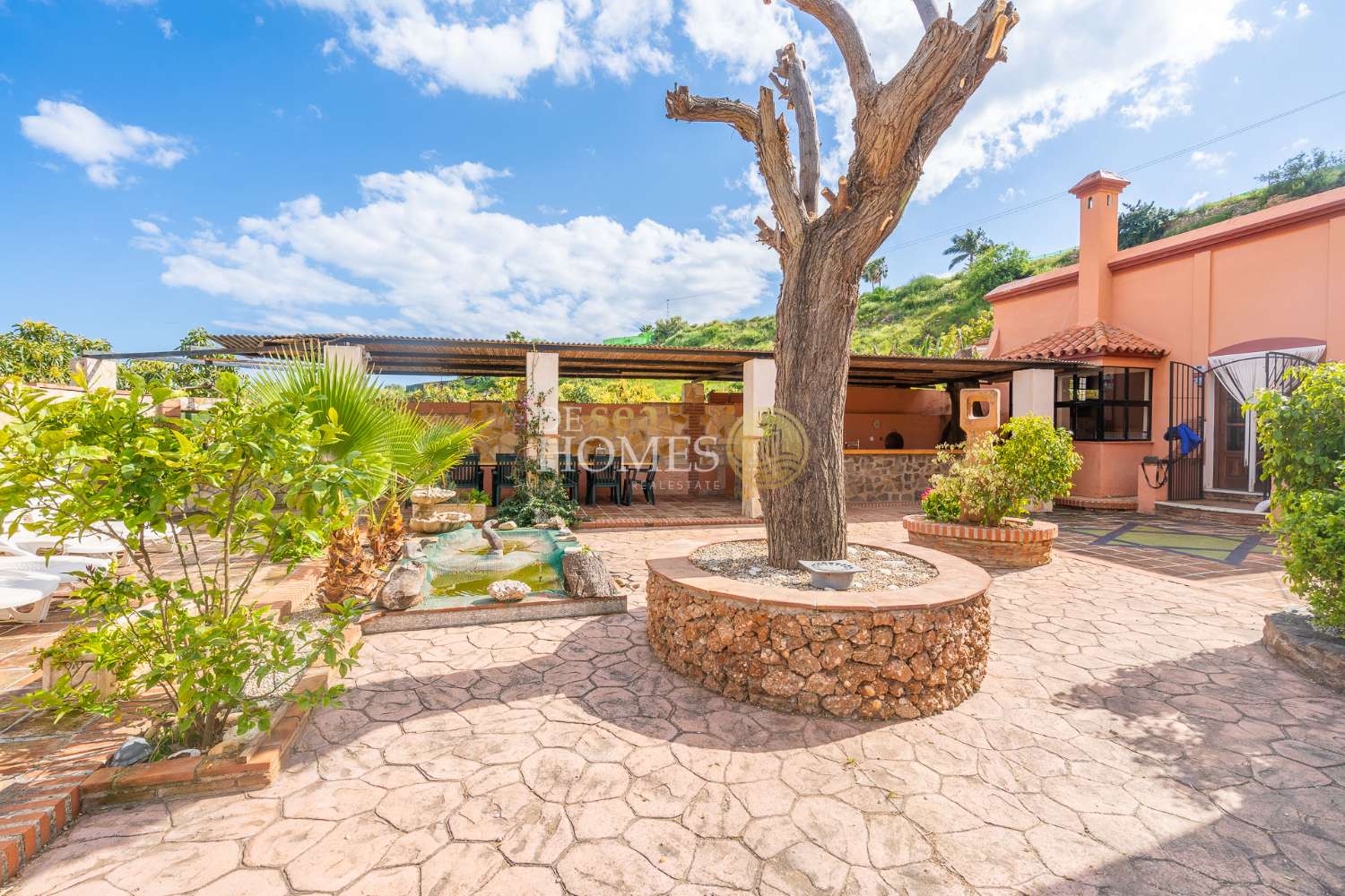 Gran complejo con piscina privada
