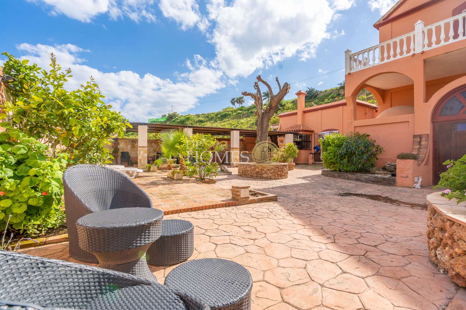 Gran complejo con piscina privada