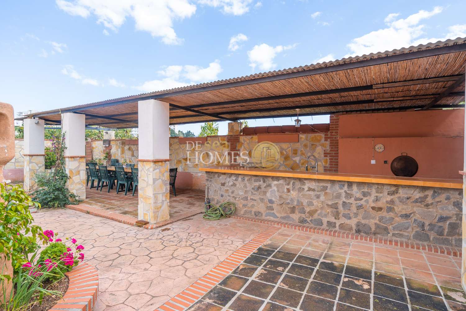 Gran complejo con piscina privada