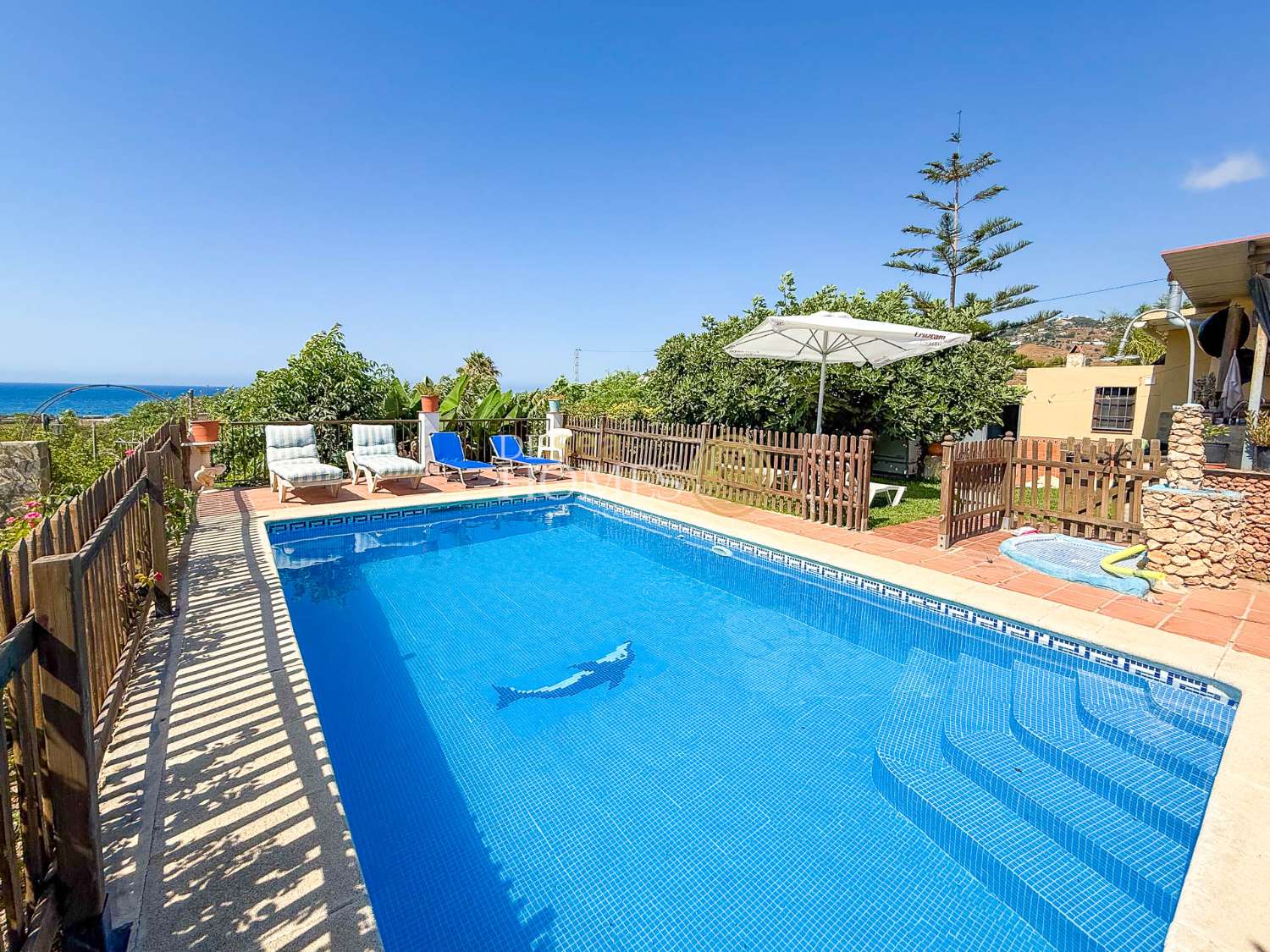 Landhaus mit Swimmingpool und Obstbäumen nur 1 km vom Zentrum von Nerja entfernt