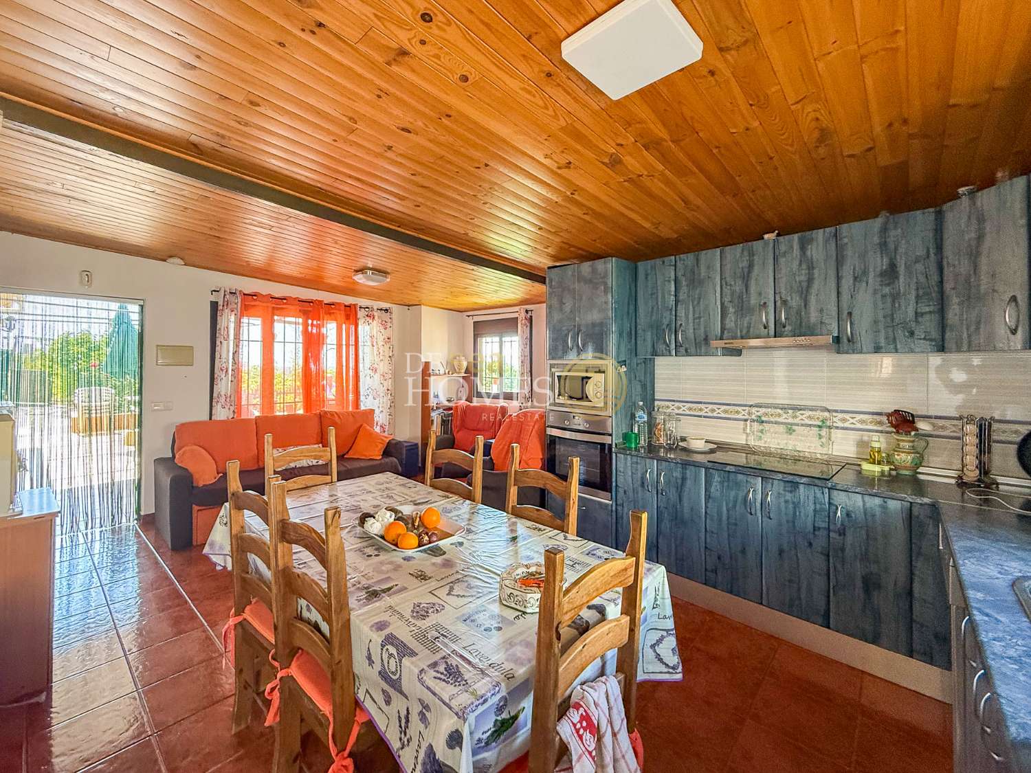 Landhaus mit Swimmingpool und Obstbäumen nur 1 km vom Zentrum von Nerja entfernt
