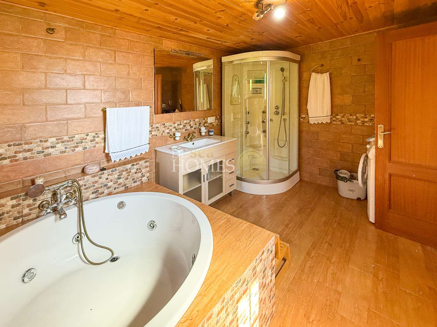 Landhaus mit Swimmingpool und Obstbäumen nur 1 km vom Zentrum von Nerja entfernt