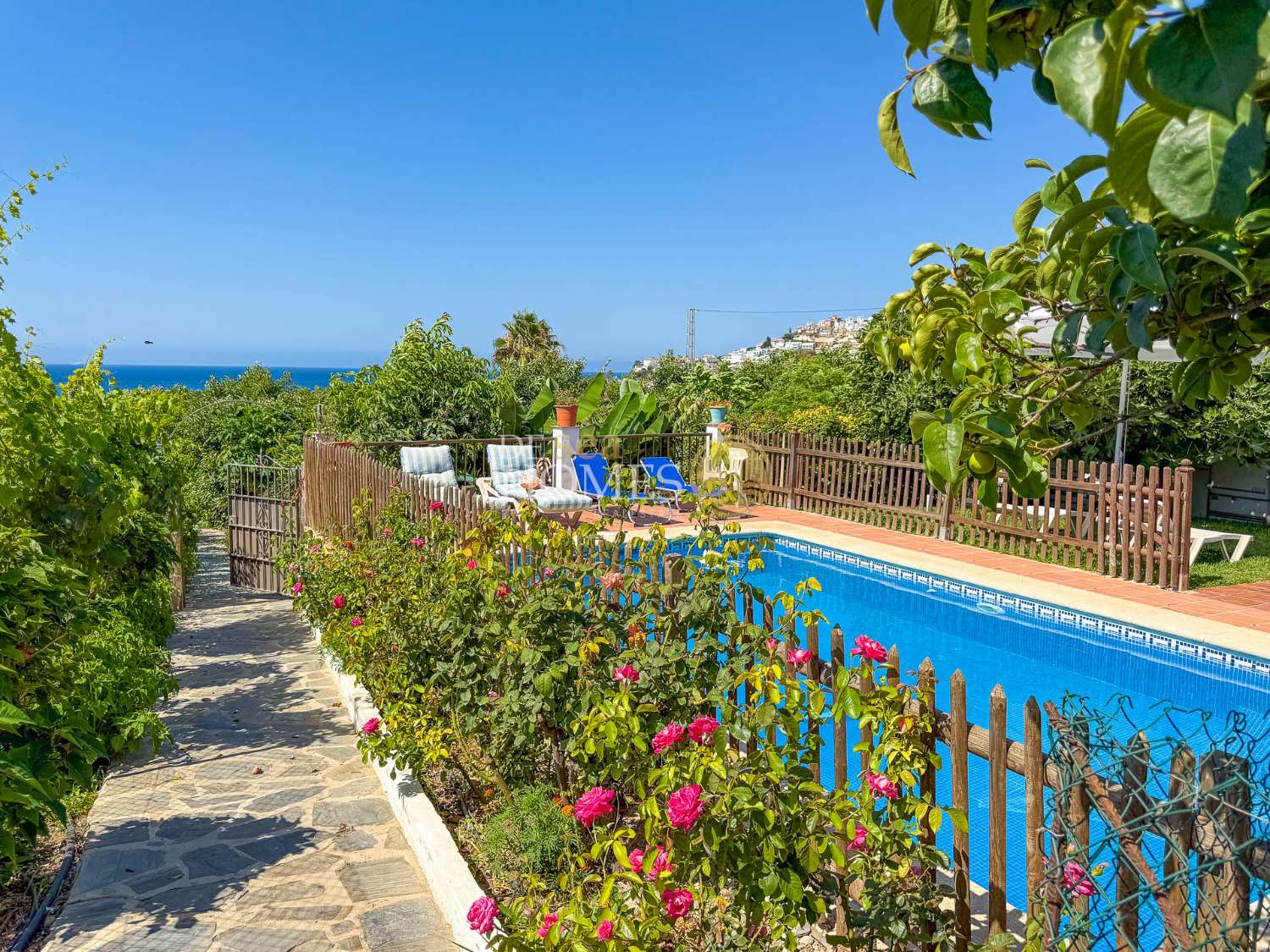 Landhaus mit Swimmingpool und Obstbäumen nur 1 km vom Zentrum von Nerja entfernt