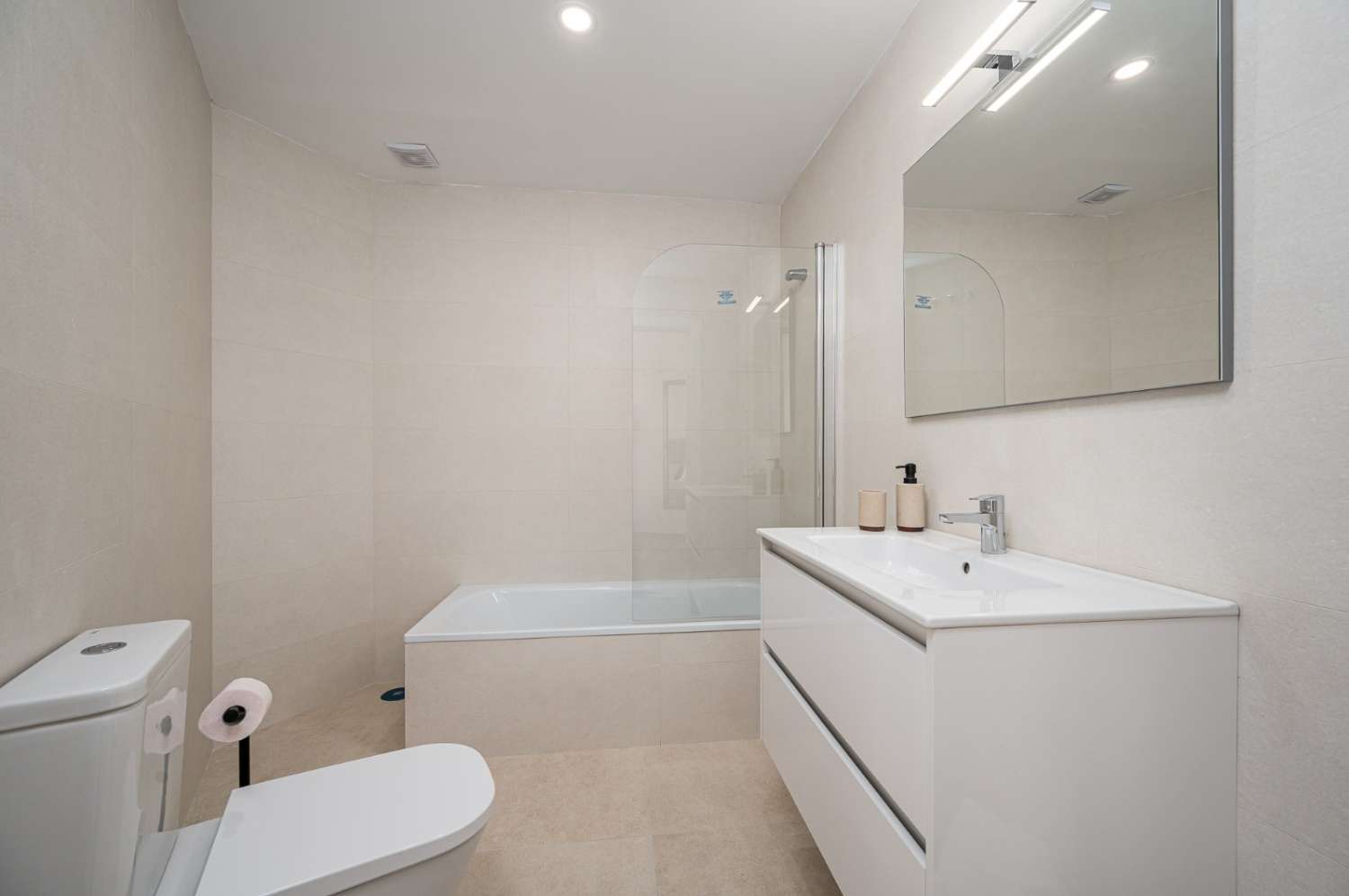 Recent gebouwd appartement in het hart van Nerja