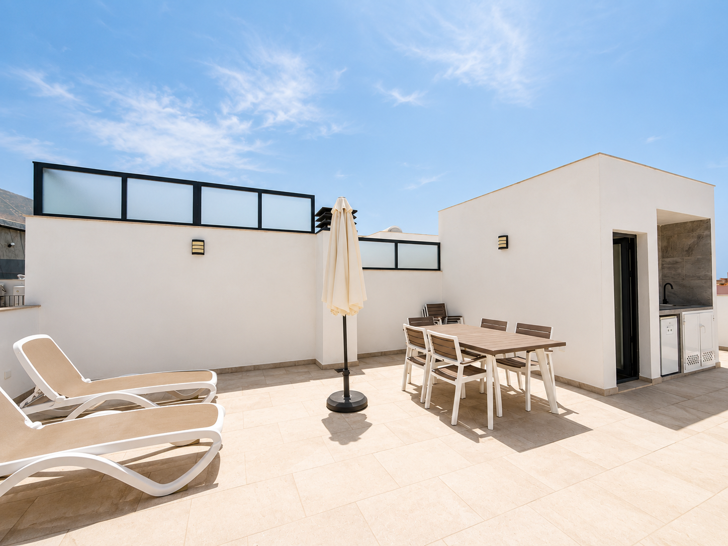 Hus med pool i centrum af Nerja