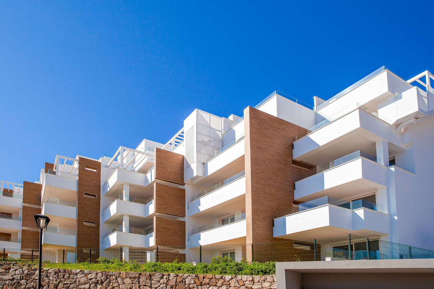 Penthouse met enorm terras met een ongelooflijk uitzicht op zee te koop op de kust van Torrox