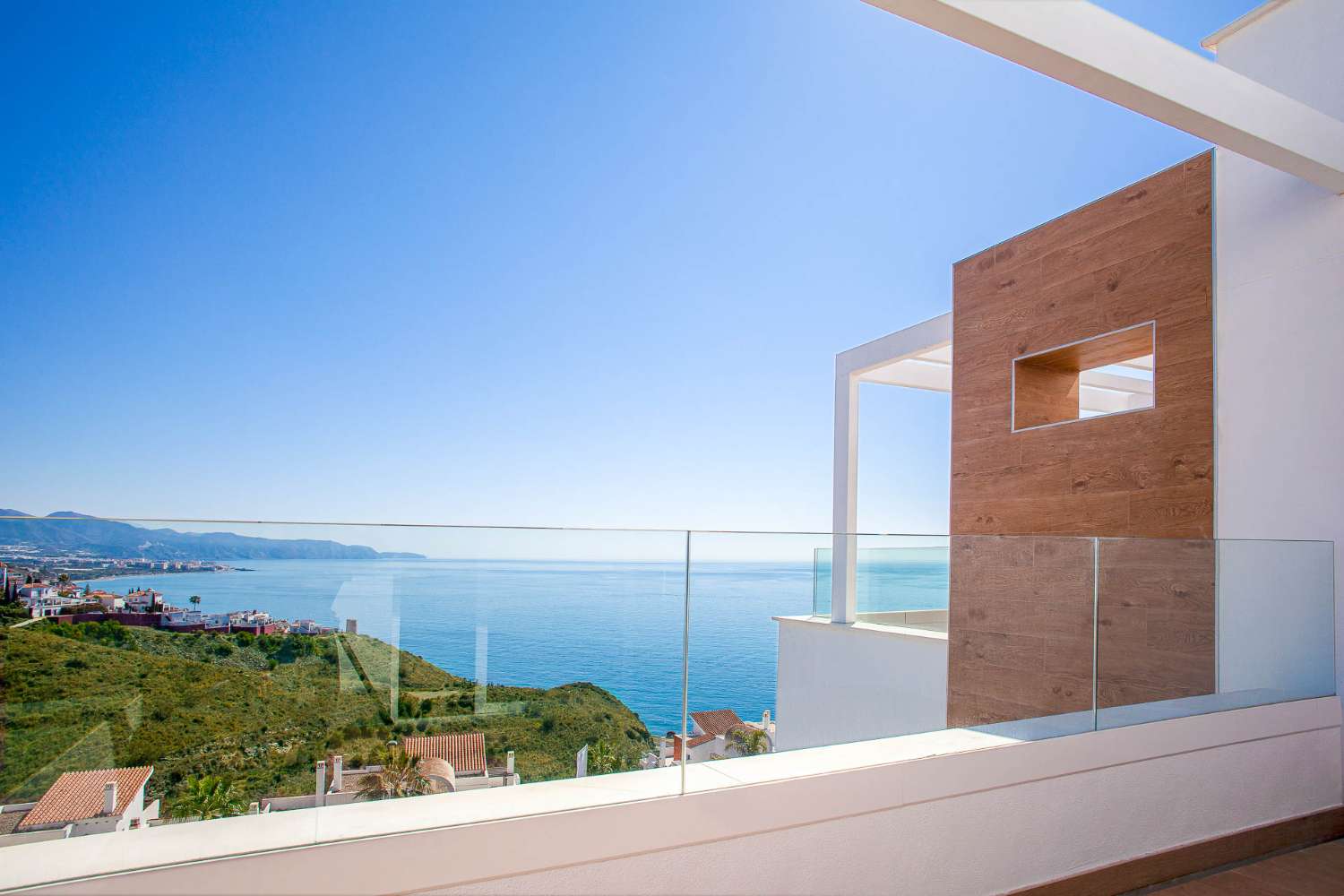 Penthouse met enorm terras met een ongelooflijk uitzicht op zee te koop op de kust van Torrox
