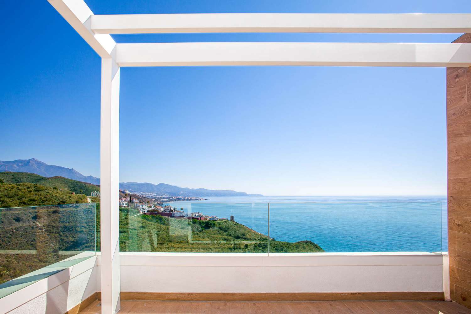 Vue incroyable sur la mer dans une station idéale sur Torrox Costa