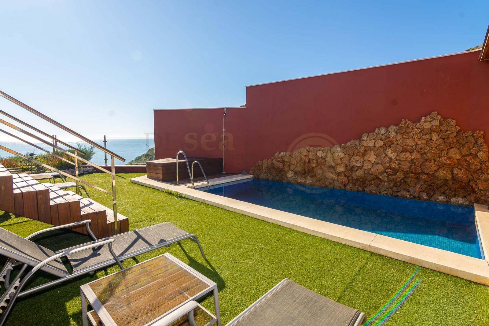 Casa in vendita a Nerja con incredibile vista sul mare, piscina e garage privato