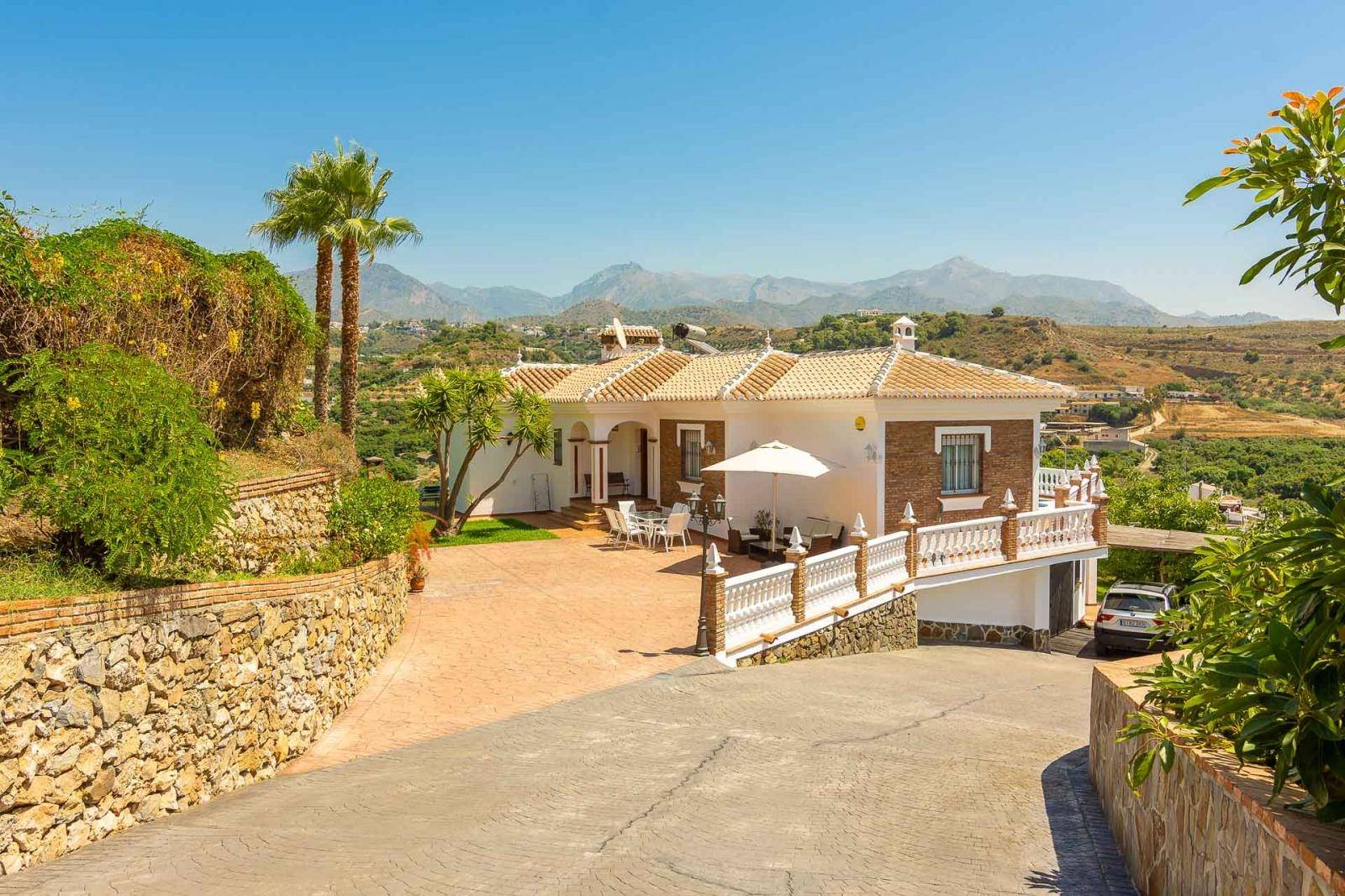 Villa for rent in Nerja