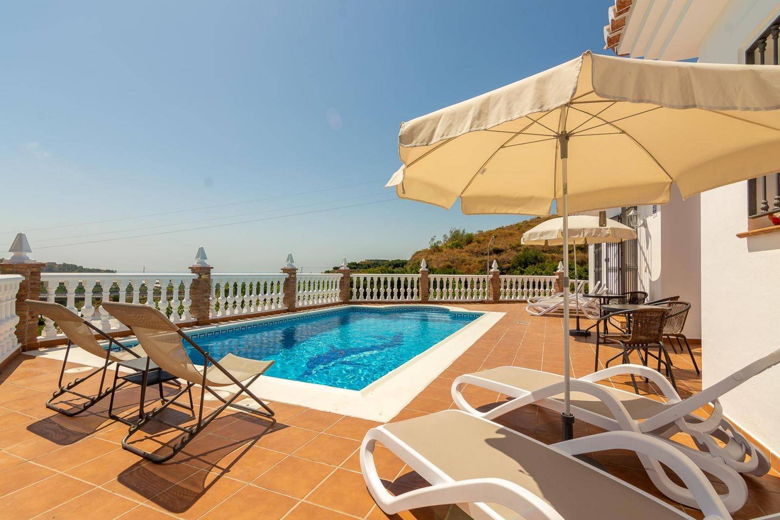 Villa for rent in Nerja