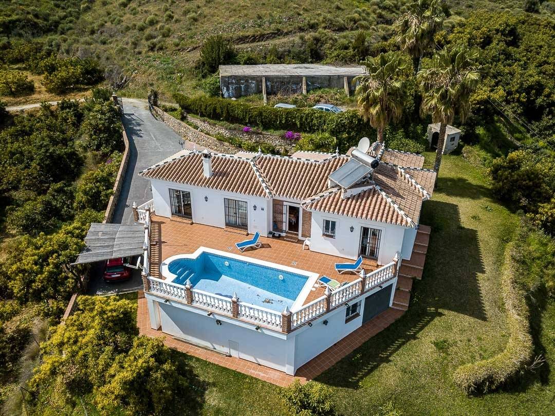 Villa for rent in Nerja