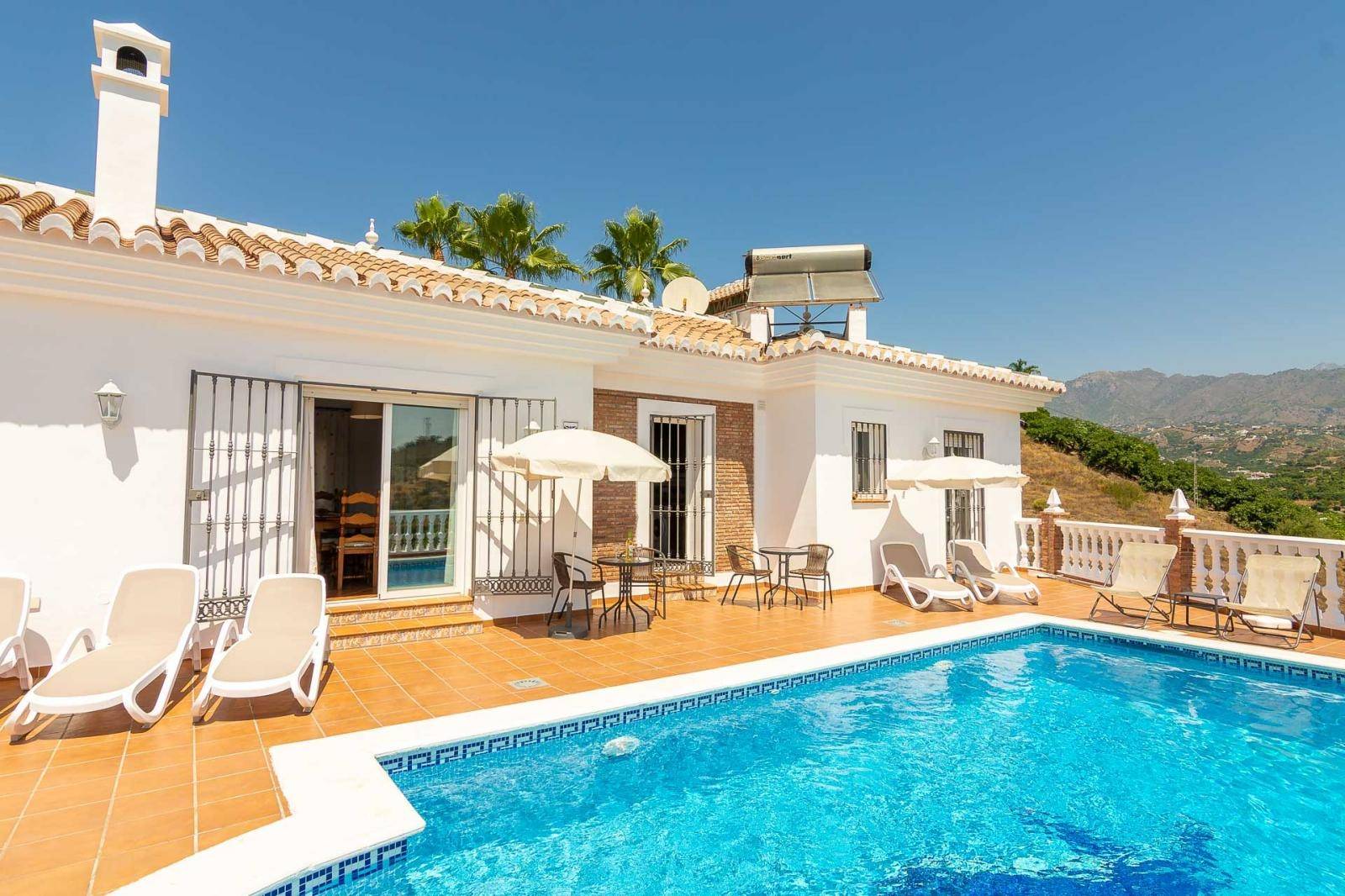 Villa for rent in Nerja