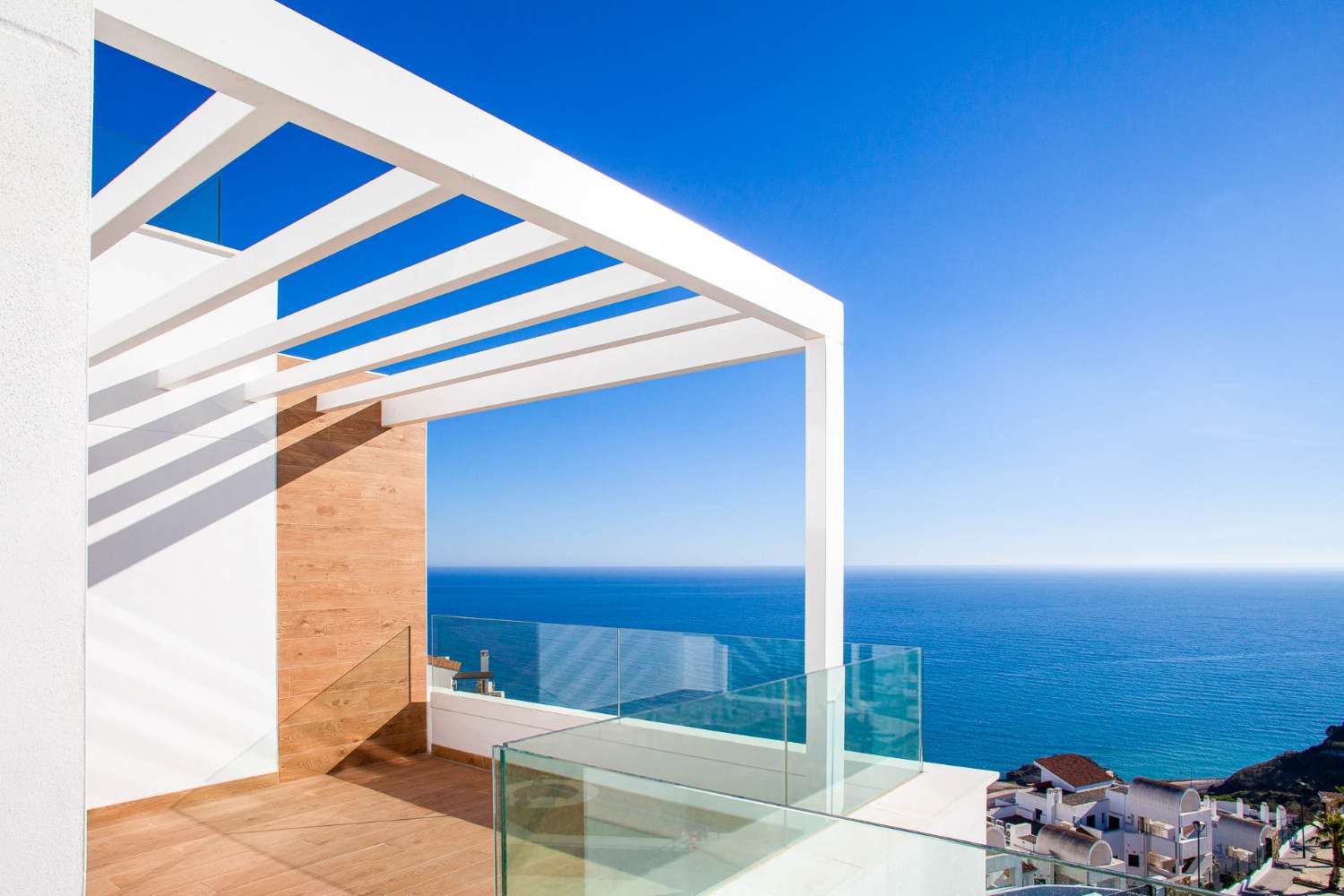 Penthouse available in a residential complex with incredible sea views