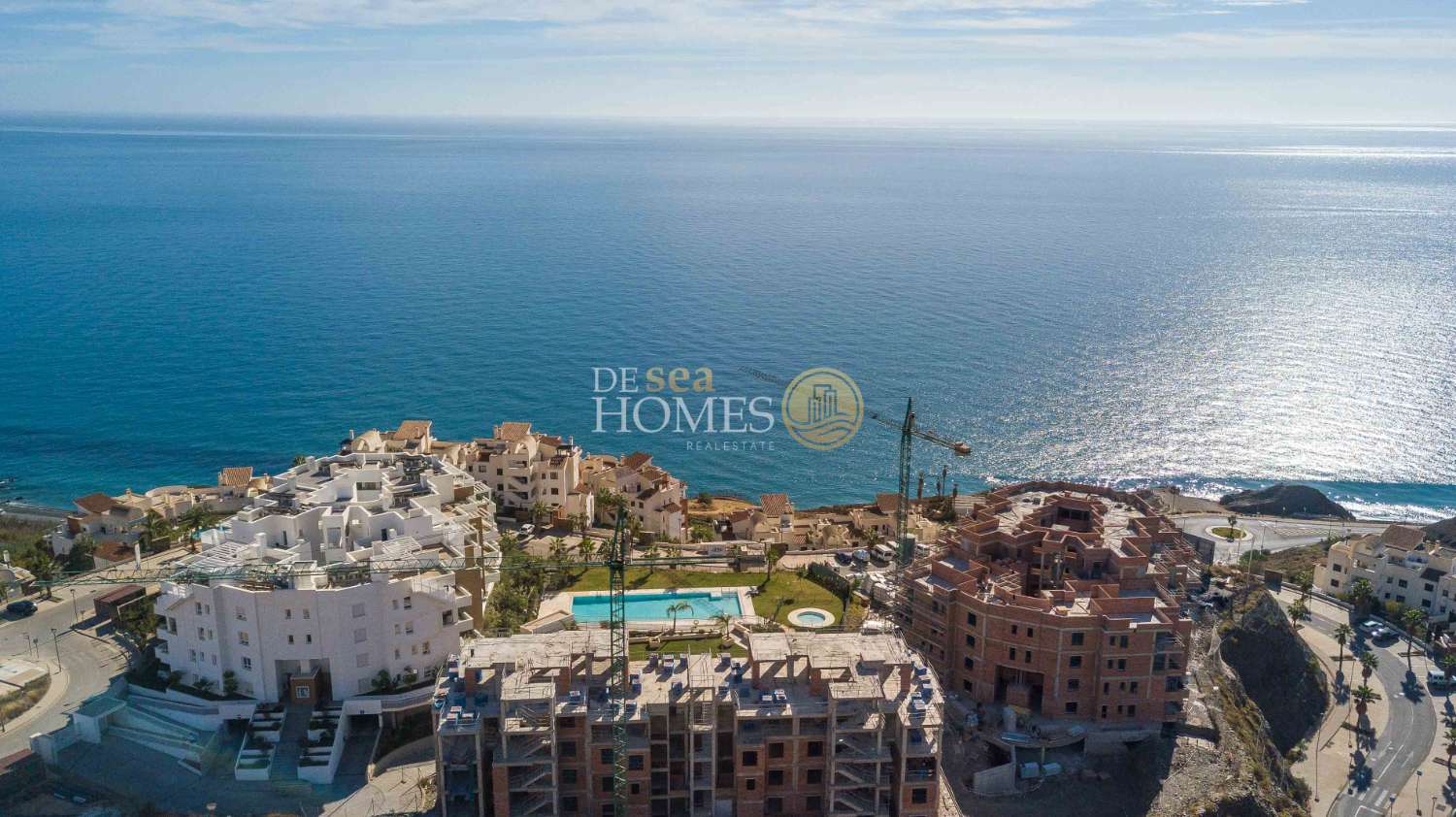 Penthouse available in a residential complex with incredible sea views