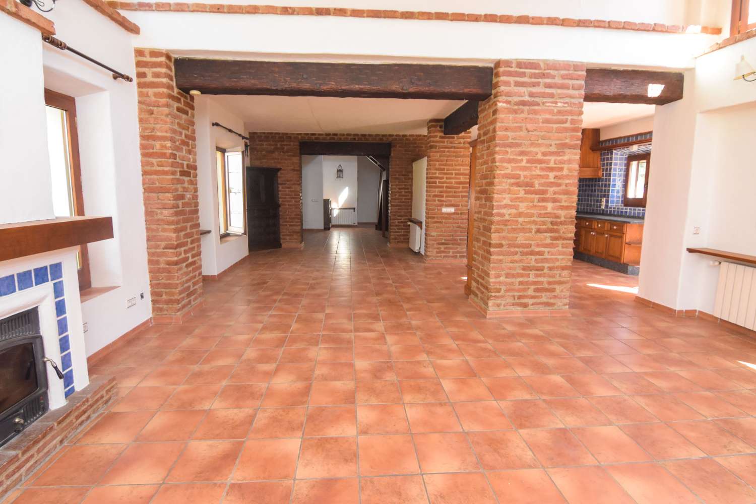 Complejo con 3 casas y 2 piscinas en venta en frigiliana